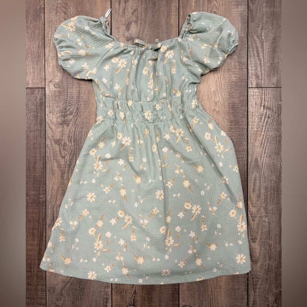 Ukids Girls size 10 Puff-Sleeve Floral Dress in Sage Green